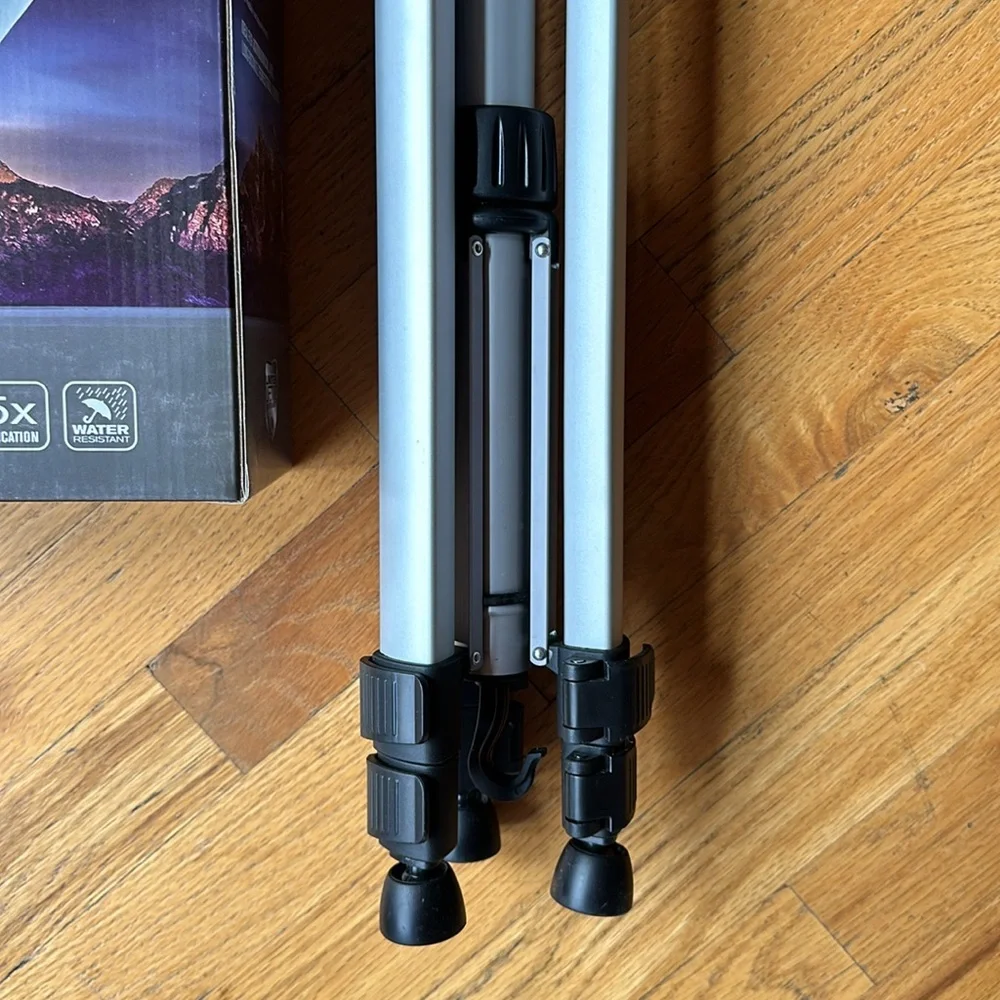 Celesteon Skymaster binoculars 25x70 with tripod